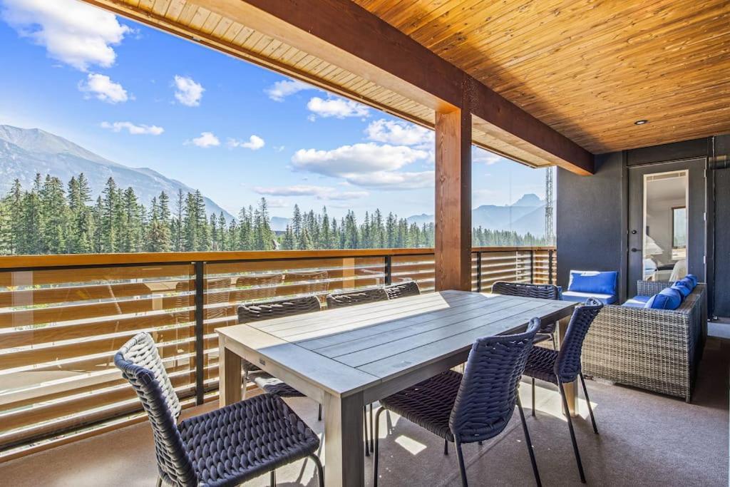 Serenity Villa At Tamarack Canmore Exterior photo